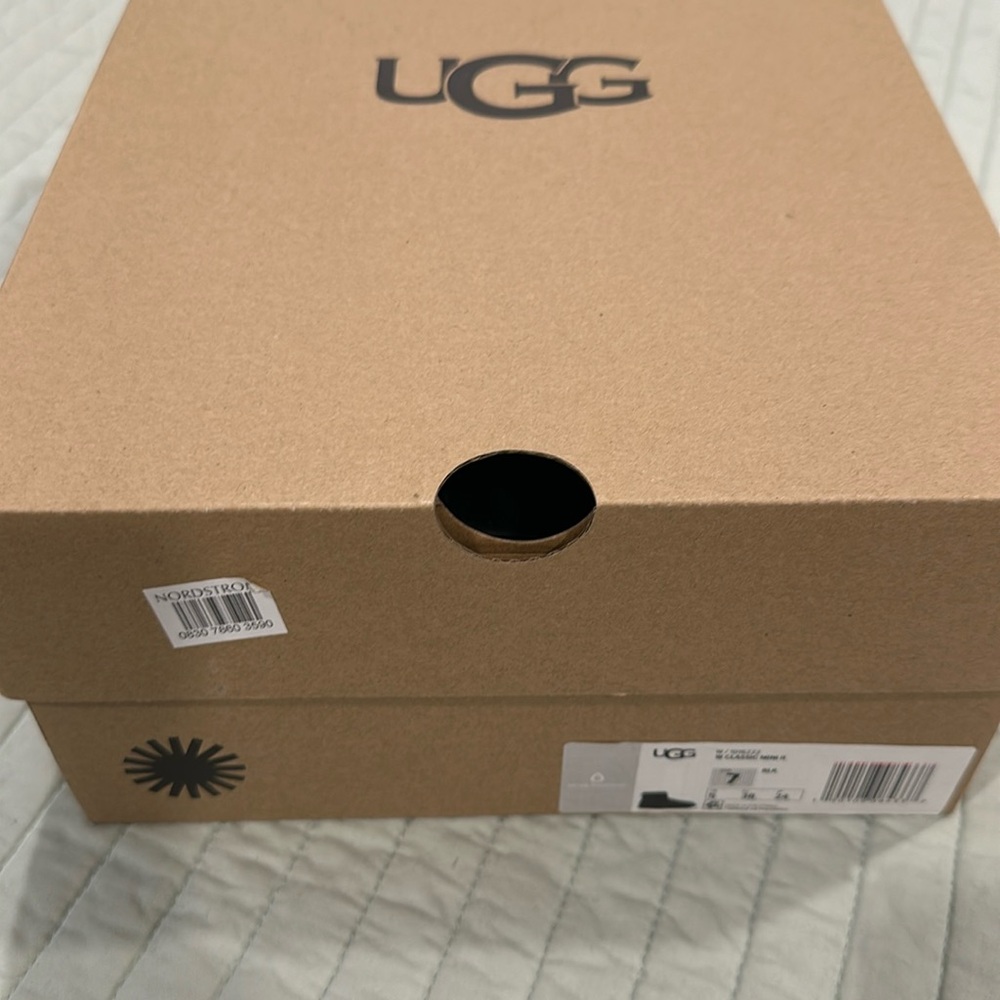 Ugg Classic Mini II